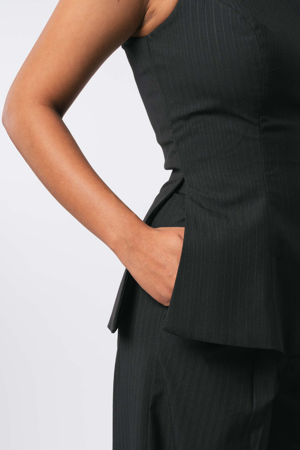 BLACK PINSTRIPE TOP