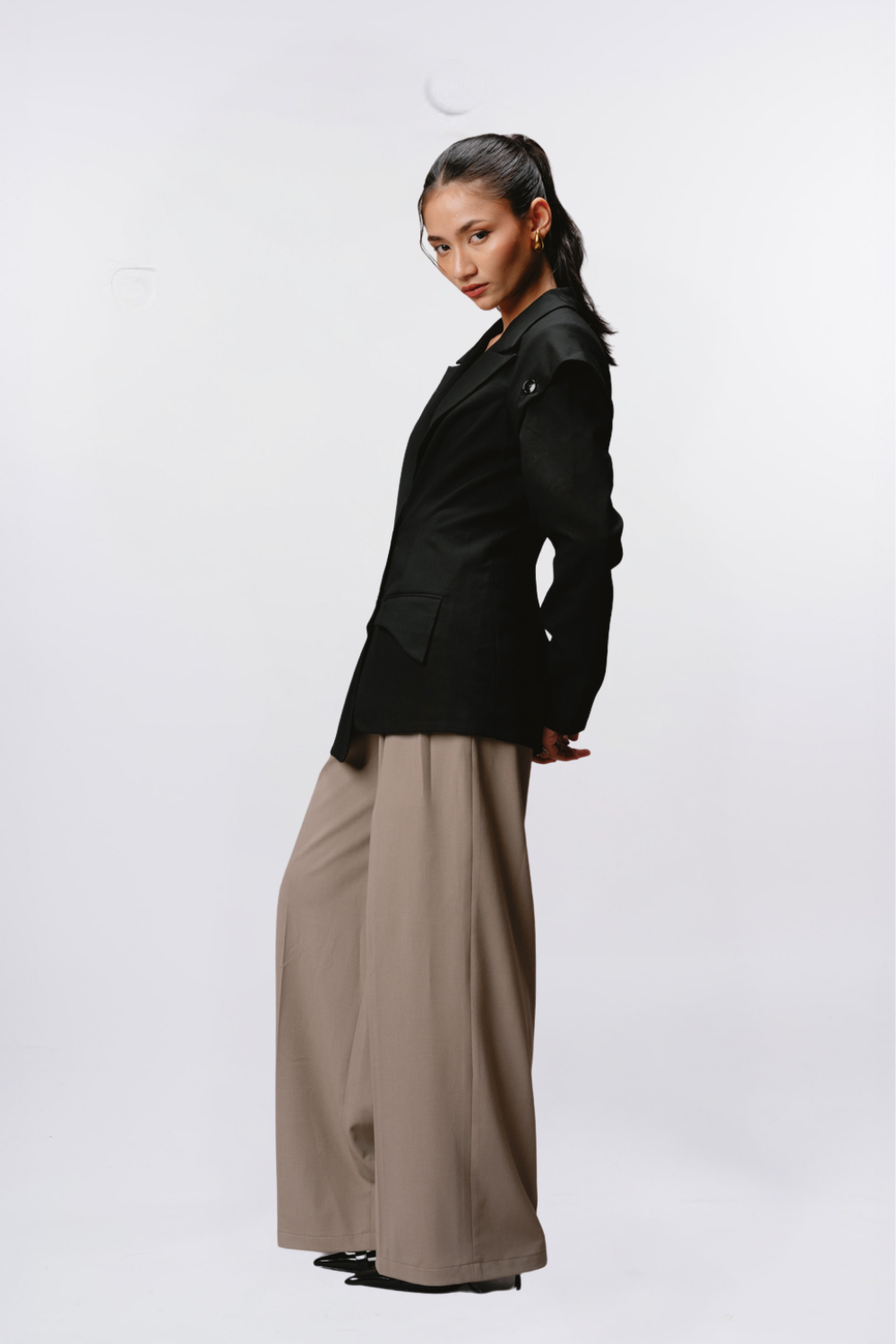 OFF BEAT CUT BLAZER
