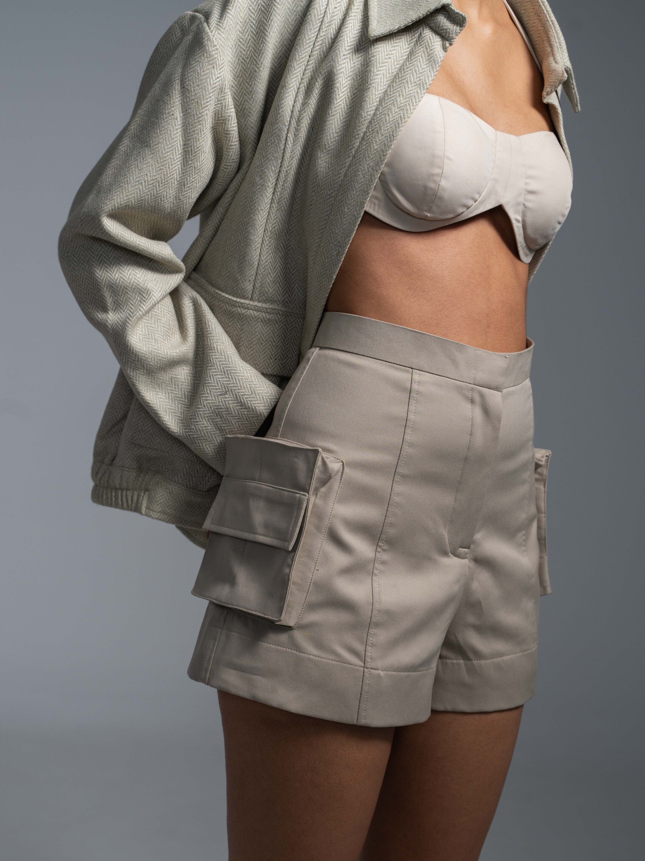 BOXY POCKET SHORTS