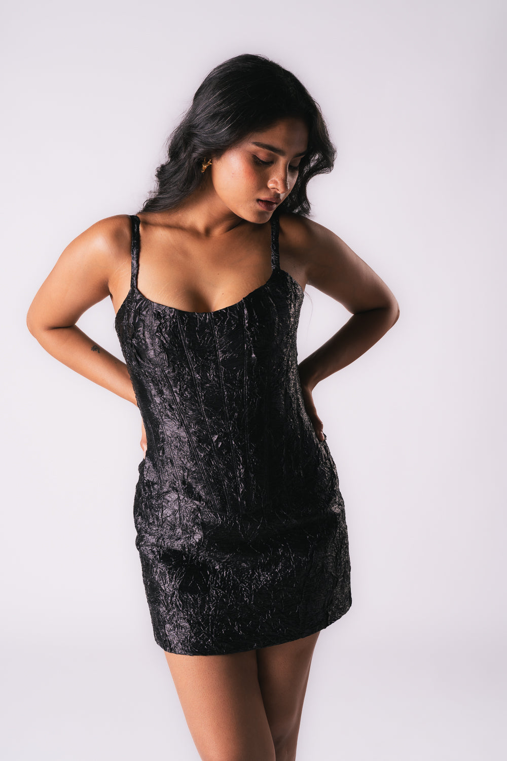 CRUSHED BLACK SKIRT
